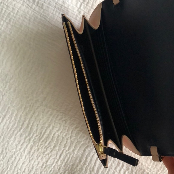 Tory Burch Robinson Chain Wallet - Picture 4 of 4